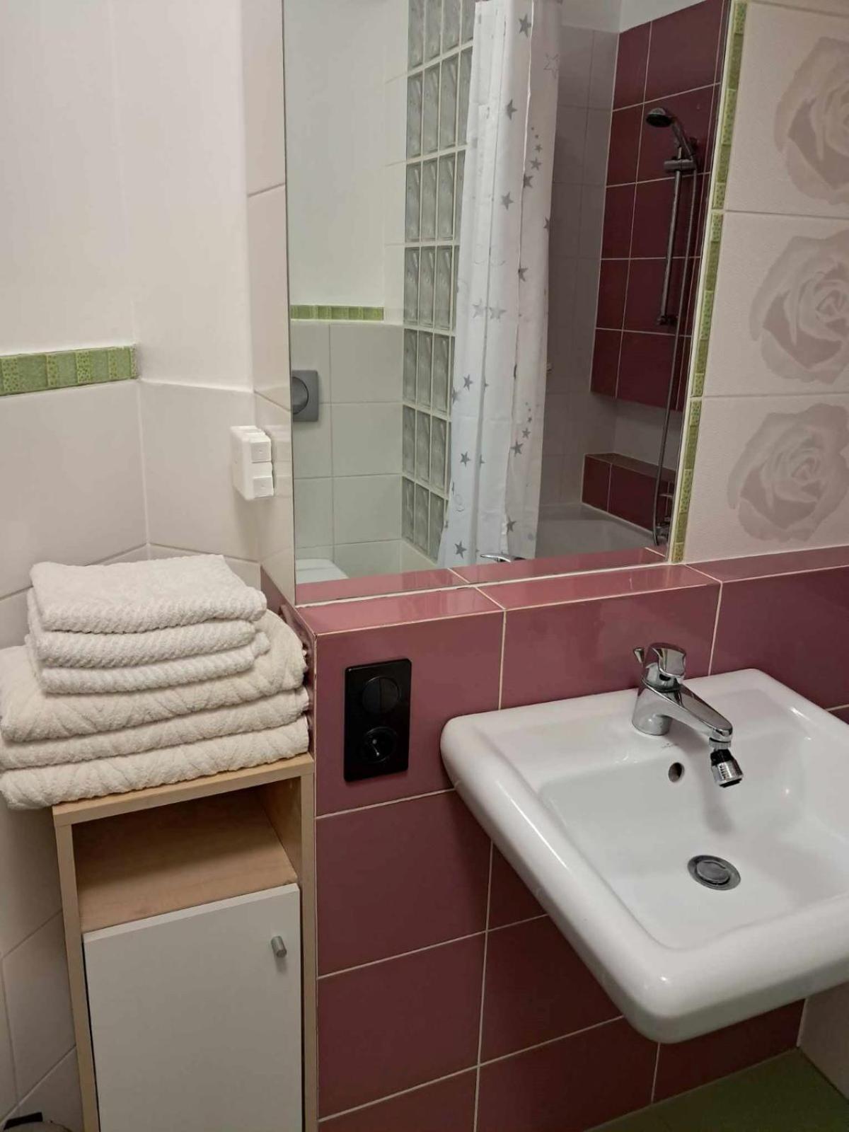 Apartament Julia 1-4 Os Parter Balkon Garaz Westerplatte Kielce Eksteriør bilde